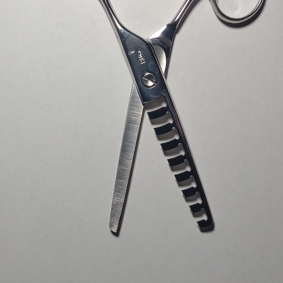Rusk Alpha Blade Rotating Thumb Shear - 8 Tooth - Picture 3 of 5